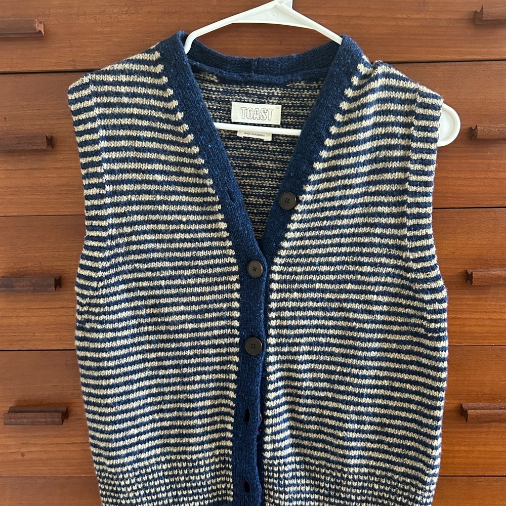 TOAST STRIPED DONEGAL V NECK